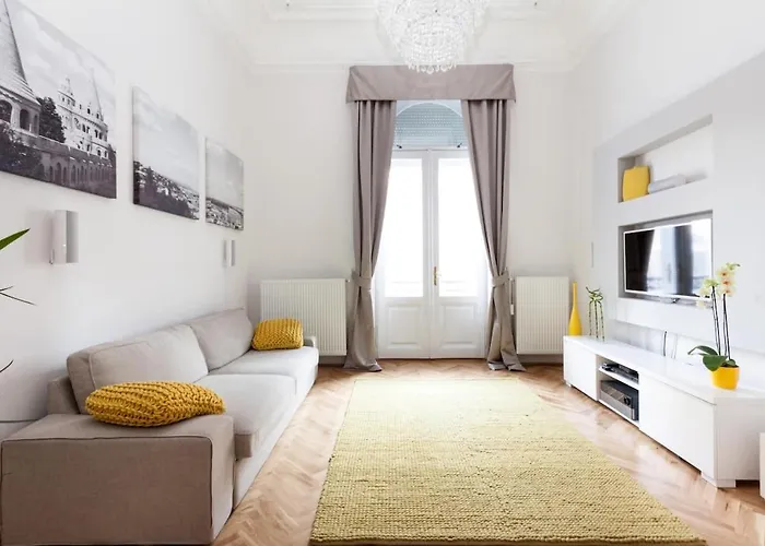 Bpr Sophisticated Astoria Suite With Balcony