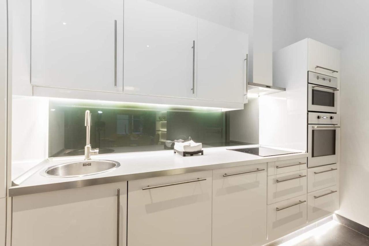 Bpr Sophisticated Astoria With Balcony Apartment Budapest