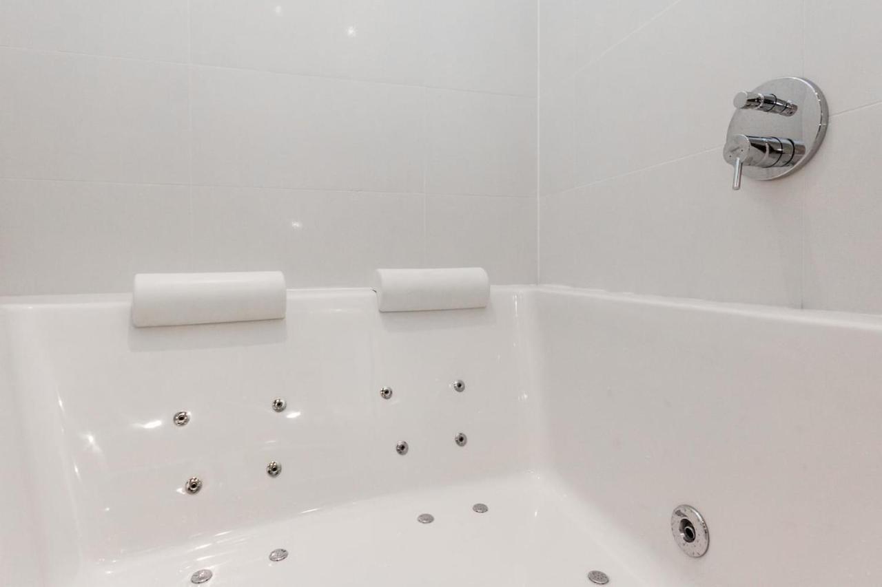 Bpr Sophisticated Astoria With Balcony Apartment Budapest