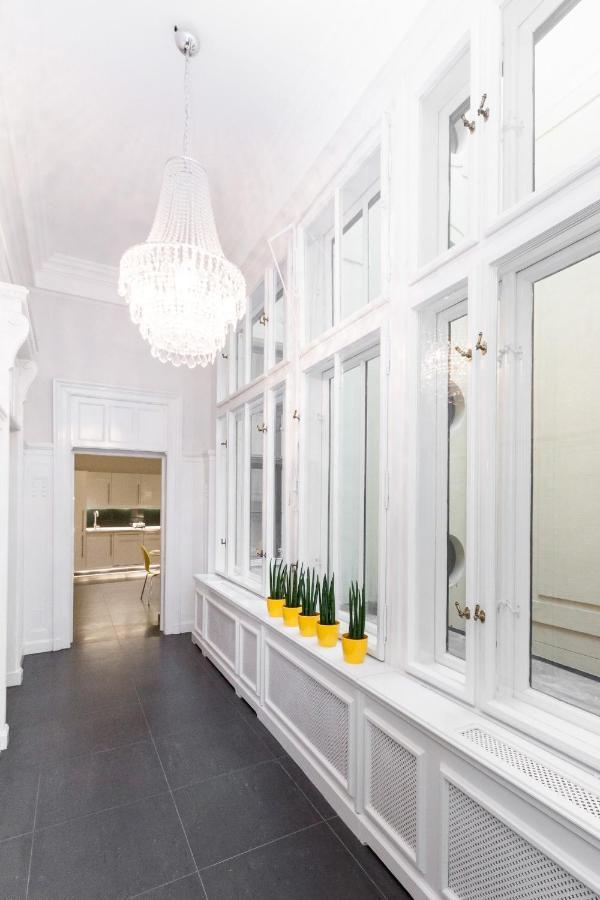 Bpr Sophisticated Astoria With Balcony Apartment Budapest
