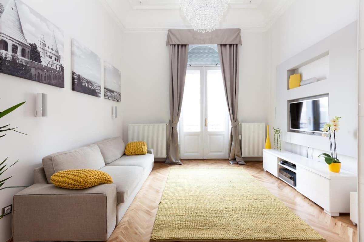 Apartment Bpr Sophisticated Astoria With Balcony *