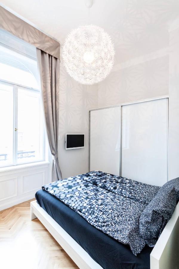 Bpr Sophisticated Astoria With Balcony * Budapeszt