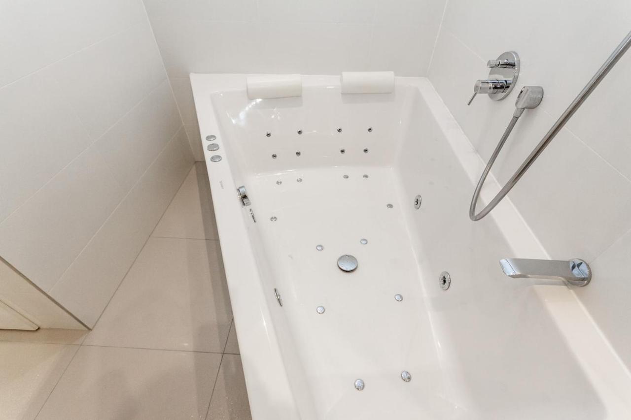 Bpr Sophisticated Astoria With Balcony * Budapeszt