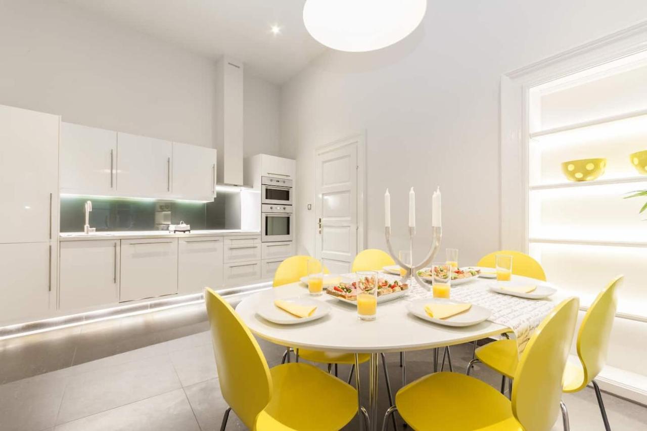 Apartment Bpr Sophisticated Astoria With Balcony *